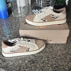Crown Vintage Tan and Cream Sneakers